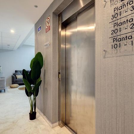 Hostal 37 Estepona Bagian luar foto