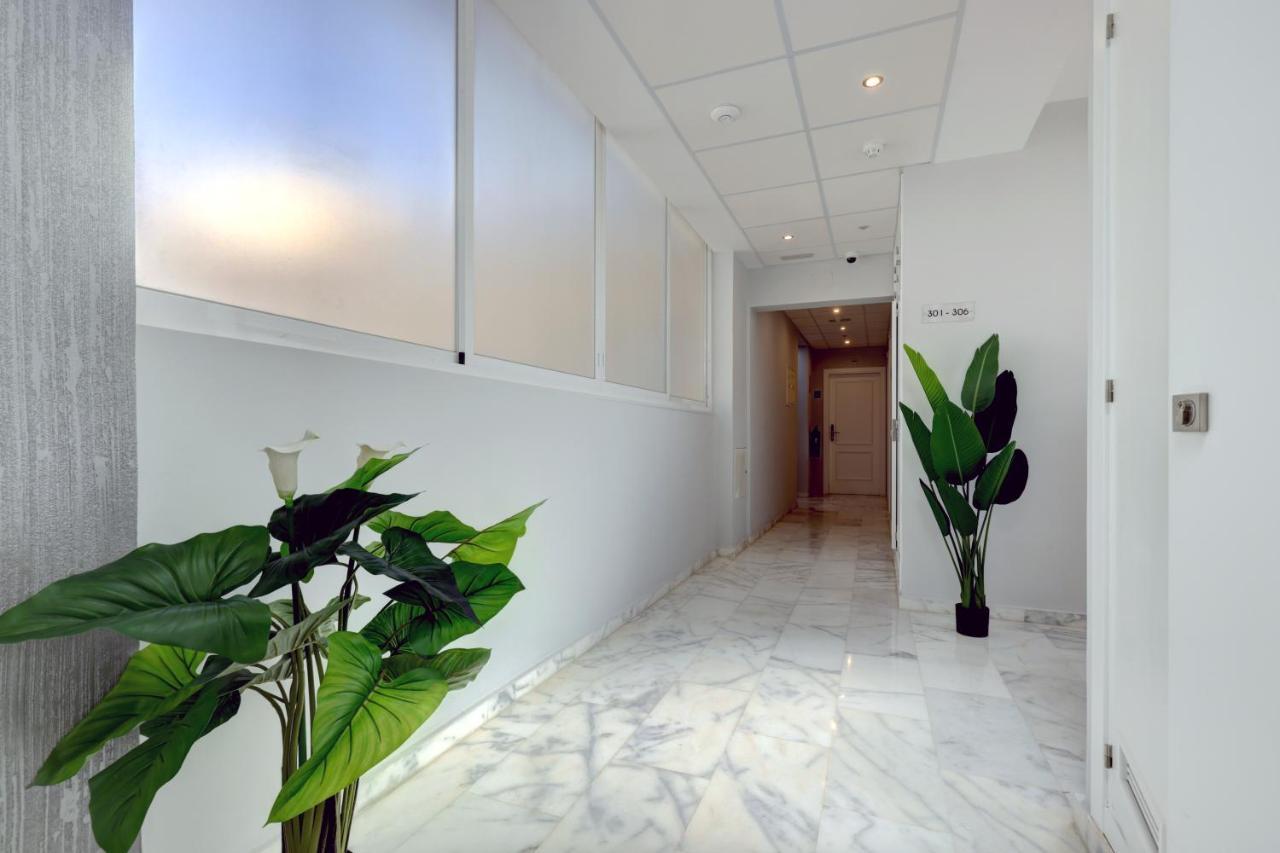 Hostal 37 Estepona Bagian luar foto