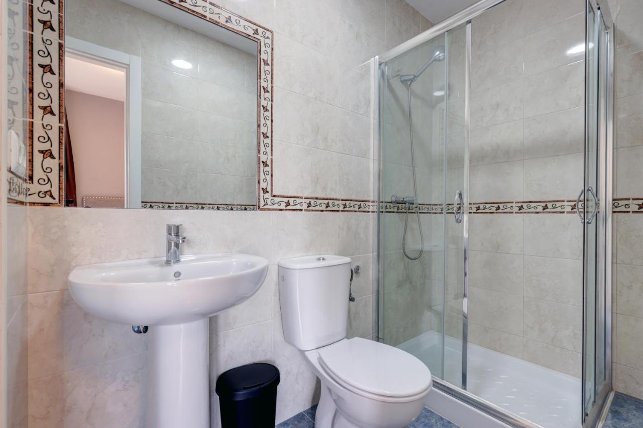 Hostal 37 Estepona Bagian luar foto