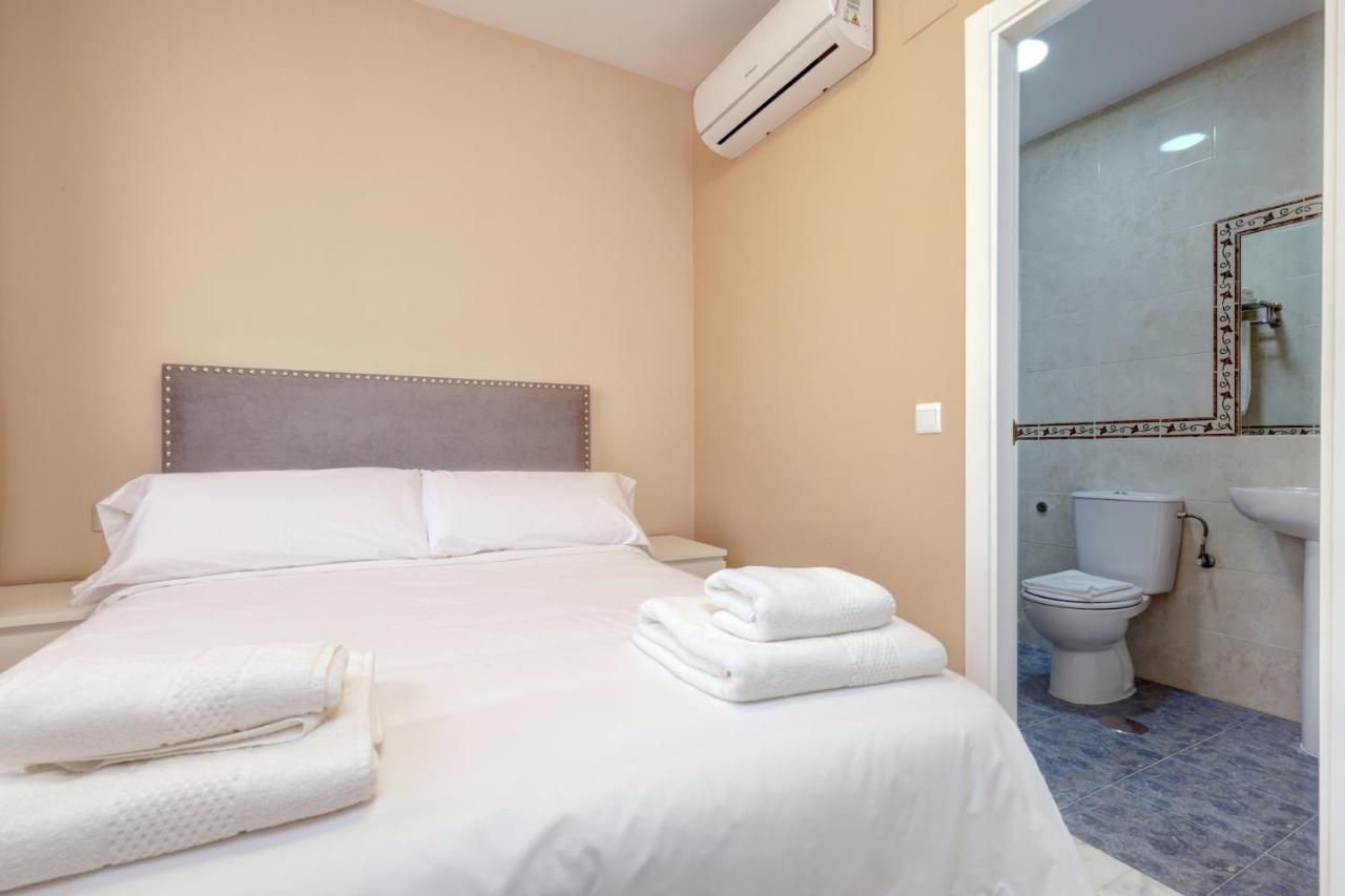 Hostal 37 Estepona Bagian luar foto